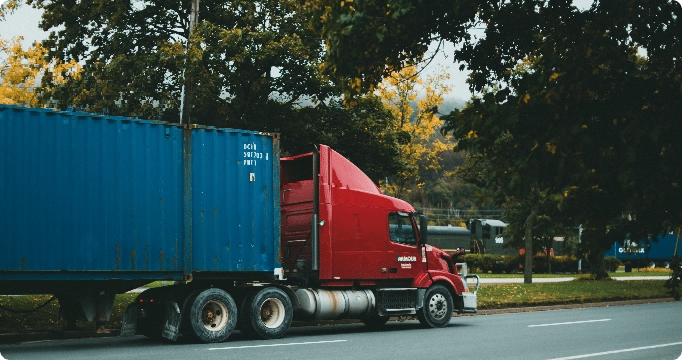 vrachtwagen met oplegger